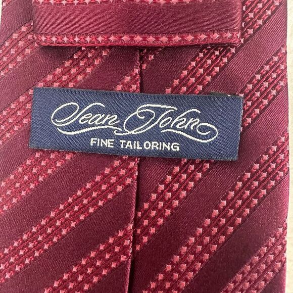 Sean John Men's Horizontal Dot Stripe Necktie Maroon Red Berry 100% Silk Tie - Picture 3 of 5